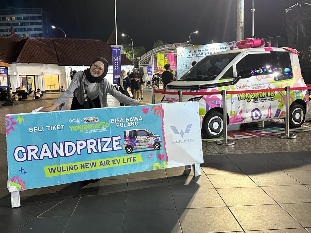 Julia Nurmayanti keluar sebagai pemenang grand prize berupa 1 satu unit Wuling New Air ev Lite Standard Range Remember November Vol 3 Yokjakarta 1000x751