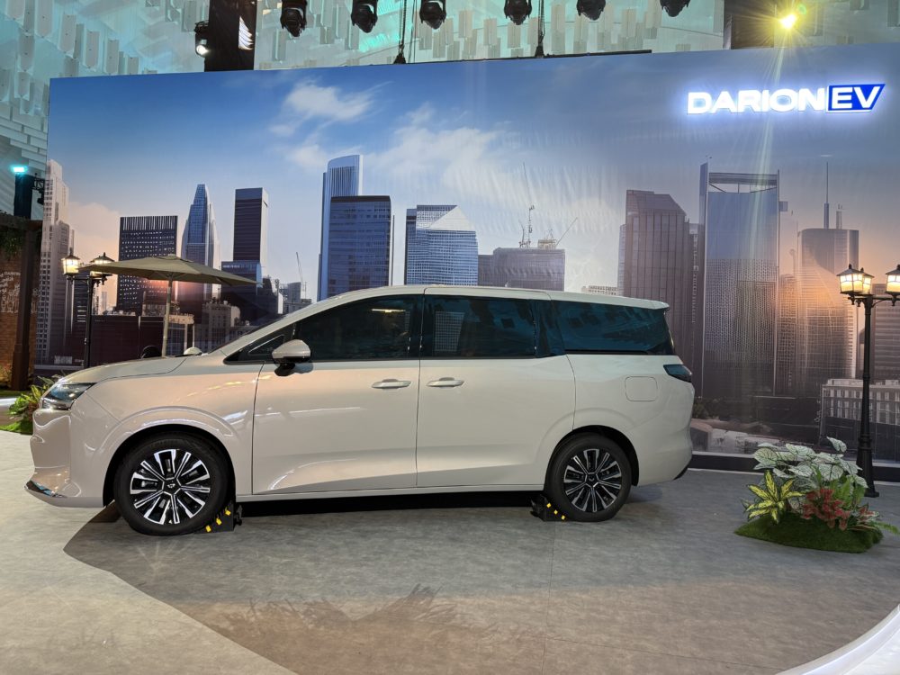Medium MPV ini mengusung teknologi LING Power MAGIC Battery Pro LING OS dan ADAS Level 2 1000x750