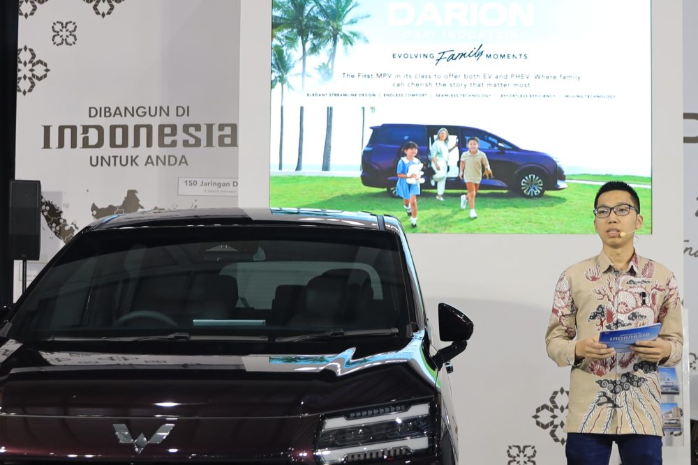 Wuling Darion diproduksi di pabrik Wuling di Cikarang Jawa Barat dan menjadi MPV pertama di Indonesia yang tersedia dalam pilihan EV dan PHEV 1000x667