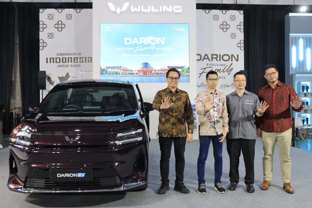 Wuling Darion ‘Evolving Family Moments’ Officially Introduced at GIIAS Makassar 2025