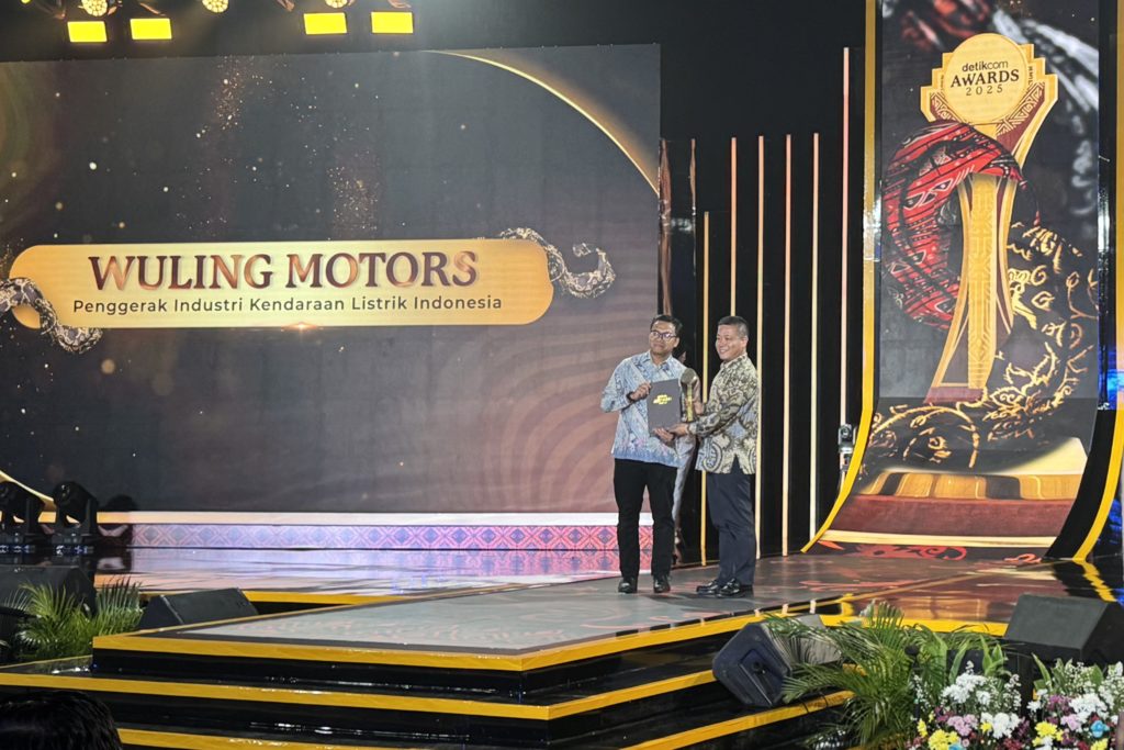 Image Wuling Raih Gelar Penggerak Industri Kendaraan Listrik Indonesia di Detikcom Awards 2025r