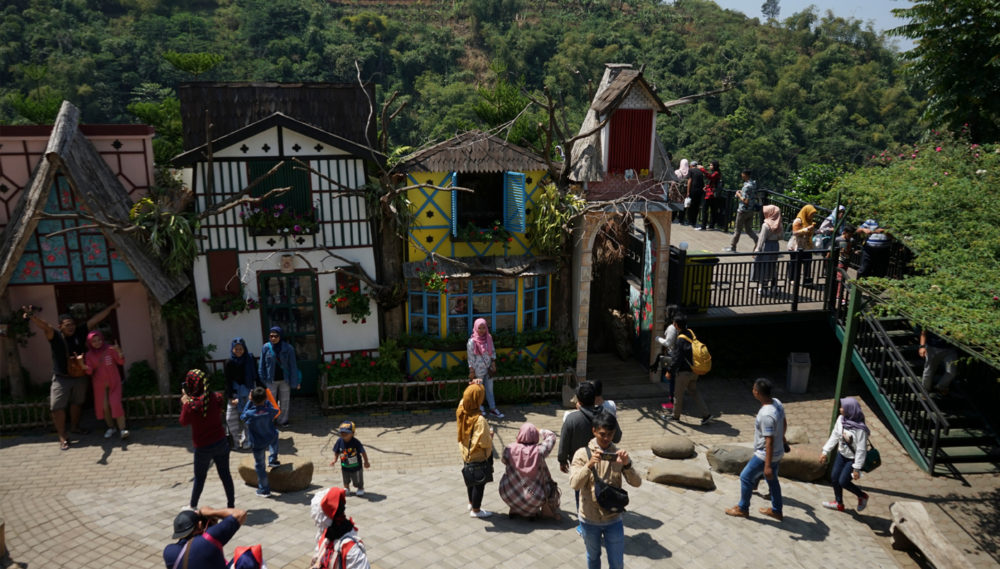 Tempat Wisata Keluarga: Jogja, Bandung, Hingga Jawa Timur