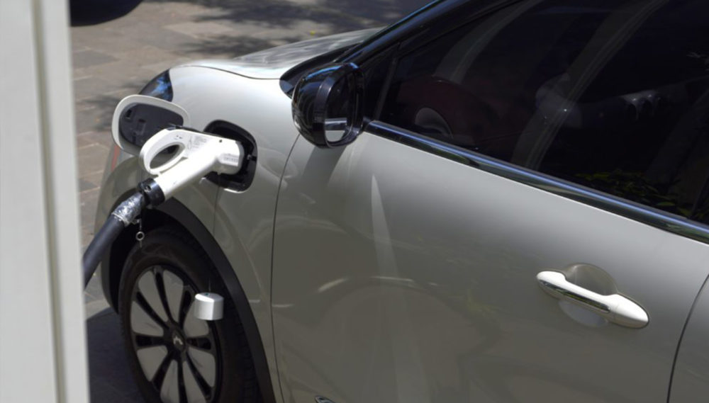 6. Isi Ulang Baterai Mobil dengan Fast Charging Kapan Waktu yang Tepat 3 1000x569