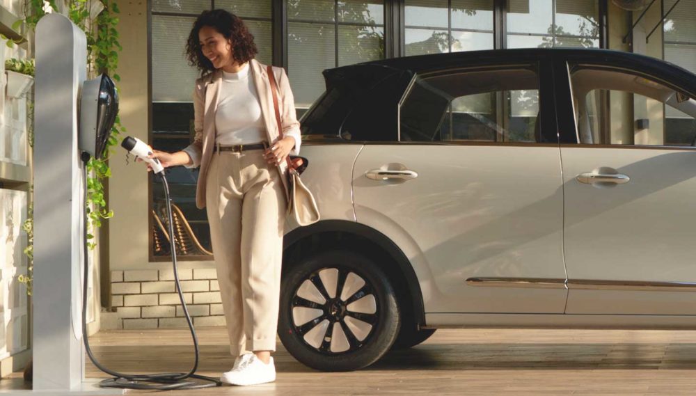 Isi Ulang Baterai Mobil dengan Fast Charging, Kapan Waktu yang Tepat?