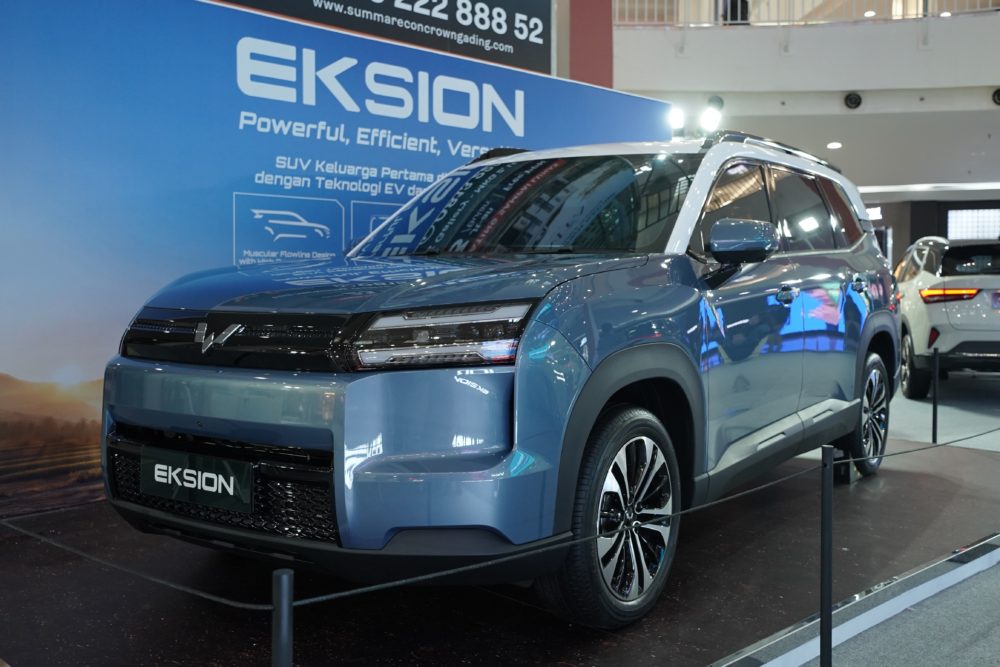 Dalam pameran ini Wuling turut menampilkan SUV terbarunya yaitu Eksion yang sebelumnya telah melakukan penampilan perdananya di Indonesia dalam ajang IIMS 2026 1000x667