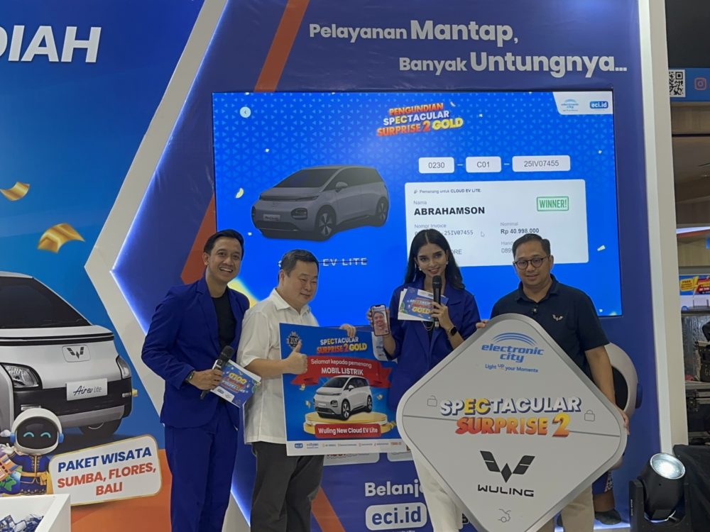 Melalui proses pengundian Abrahamson berhasil mendapatkan hadiah utama New Cloud EV Lite 1000x750