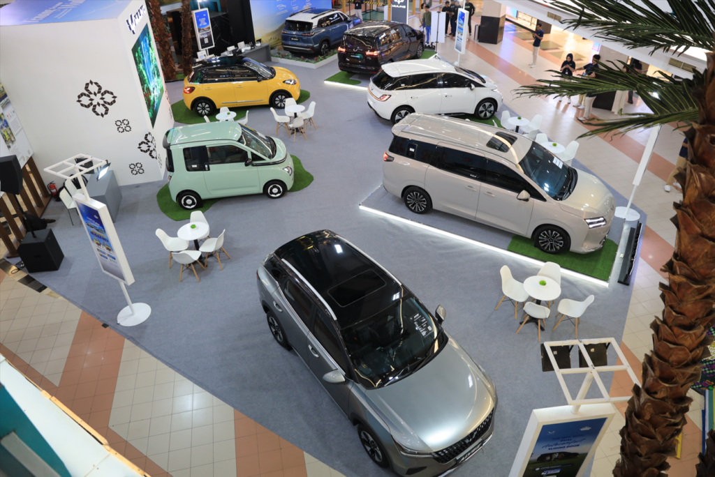 Image Wuling Gelar Pameran Bertajuk ‘Tenang Bersama Wuling’ di Mal Ratu Indah Makassarr