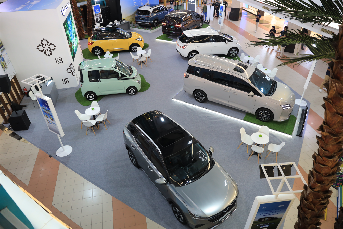 Image Wuling Gelar Pameran Bertajuk ‘Tenang Bersama Wuling’ di Mal Ratu Indah Makassar