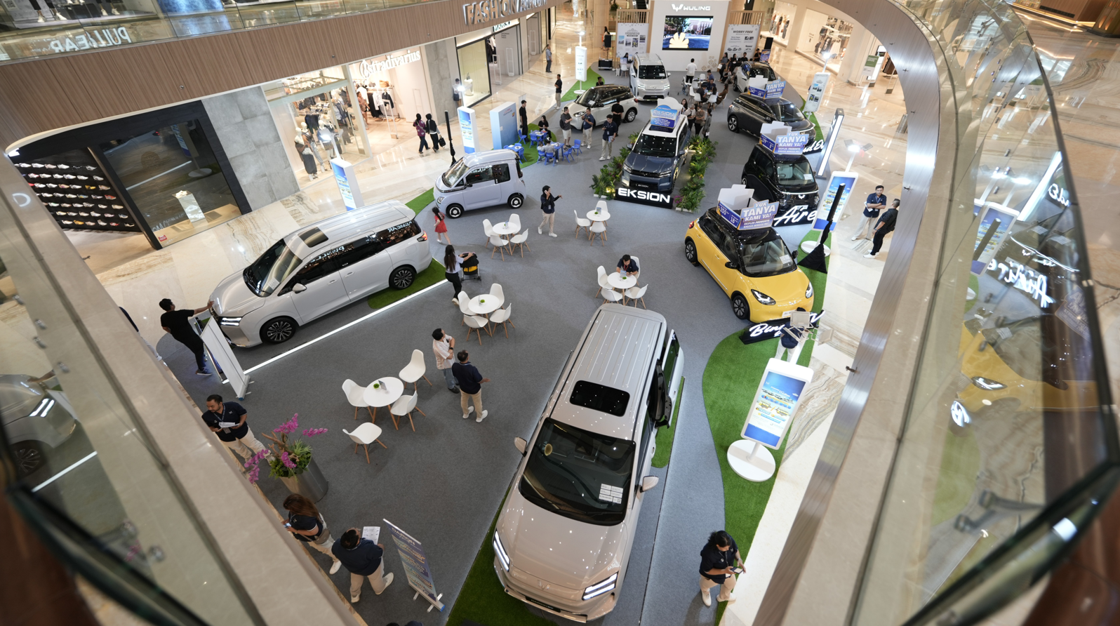 Image Wuling Gelar Pameran Bertajuk ‘Tenang Bersama Wuling’ di Pakuwon Mall Surabaya
