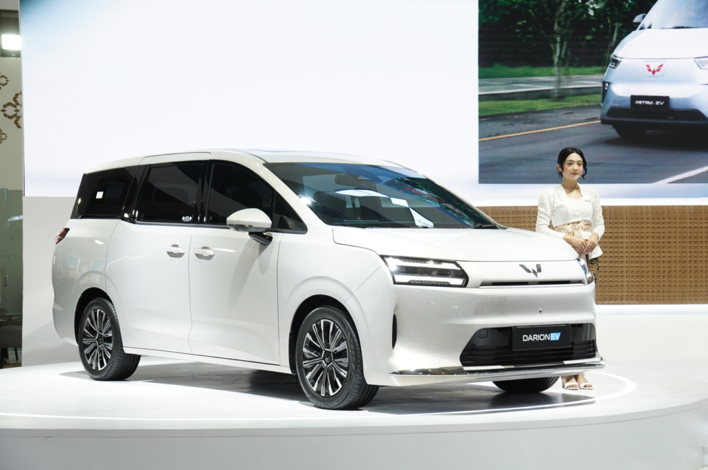 Image Wuling Shares Darion Stories with Public Figure Families at IIMS 2026r
