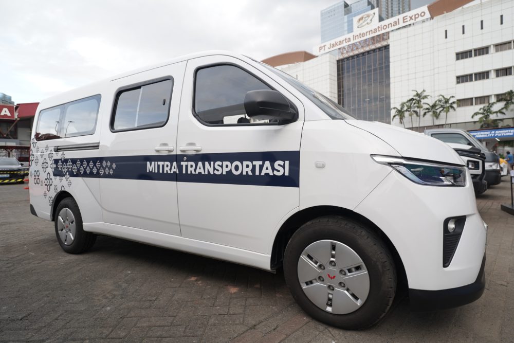 Mitra EV dapat menjawab berbagai kebutuhan bisnis termasuk transportasi publik 1000x667