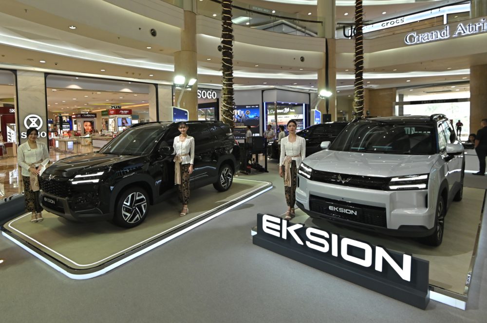 Wuling Eksion Tersedia dalam Pilihan EV dan Plug in Hybrid serta Hadir dengan Dua Varian 1000x665