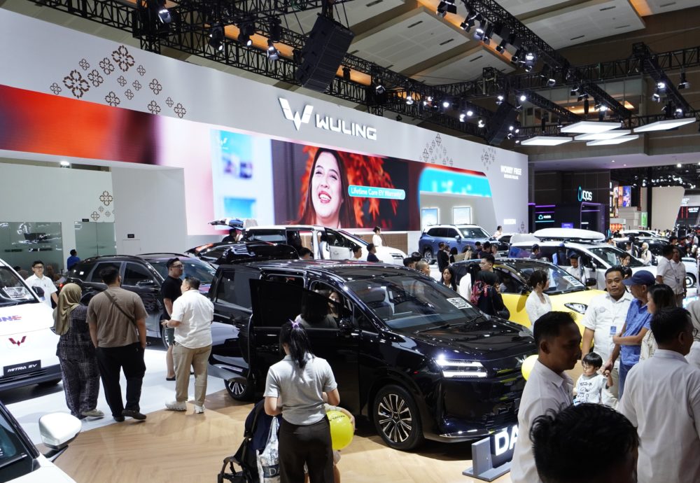 Pencapaian ini turut mencerminkan komitmen Wuling dalam menghadirkan ragam inovasi kendaraan yang sesuai dengan kebutuhan mobilitas masyarakat Indonesia. 1000x690