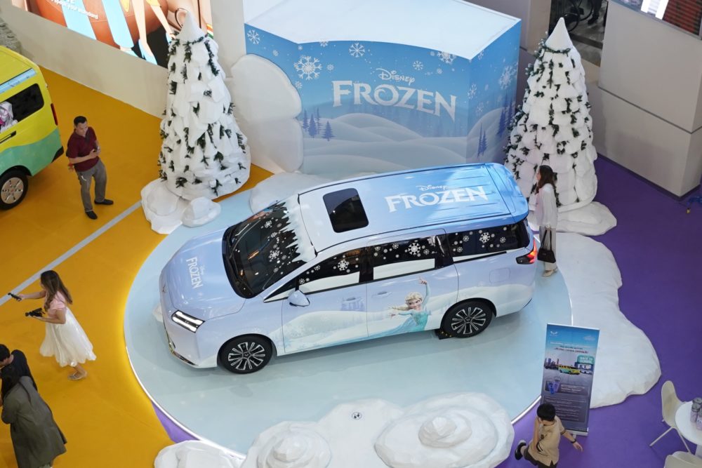 Wuling Darion medium MPV terbaru Wuling yang mengaplikasikan desain karakter Disney Frozen 1000x667