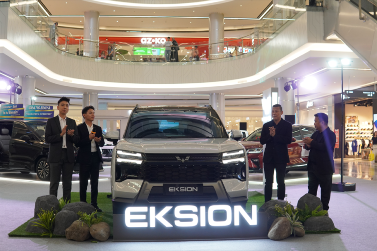 Image Wuling Eksion, the First 7-Seater SUV with EV and PHEV in Indonesia Marketed in Batamr