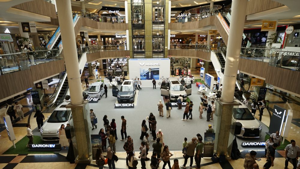 Wuling Eksion hadir untuk masyarakat Bandung dan sekitarnya melalui pameran yang berlangsung di Trans Studio Mall Bandung pada 6 Mei hingga 10 Mei 2026 1000x563