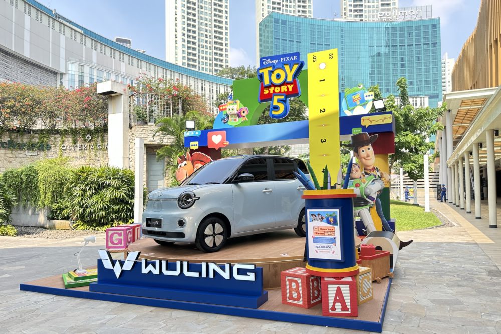 Menempati area Tribeca Park Central Park Mall booth Wuling seluas 25 meter persegi mengusung desain tematik yang terinspirasi dari dunia Toy Story 1000x667