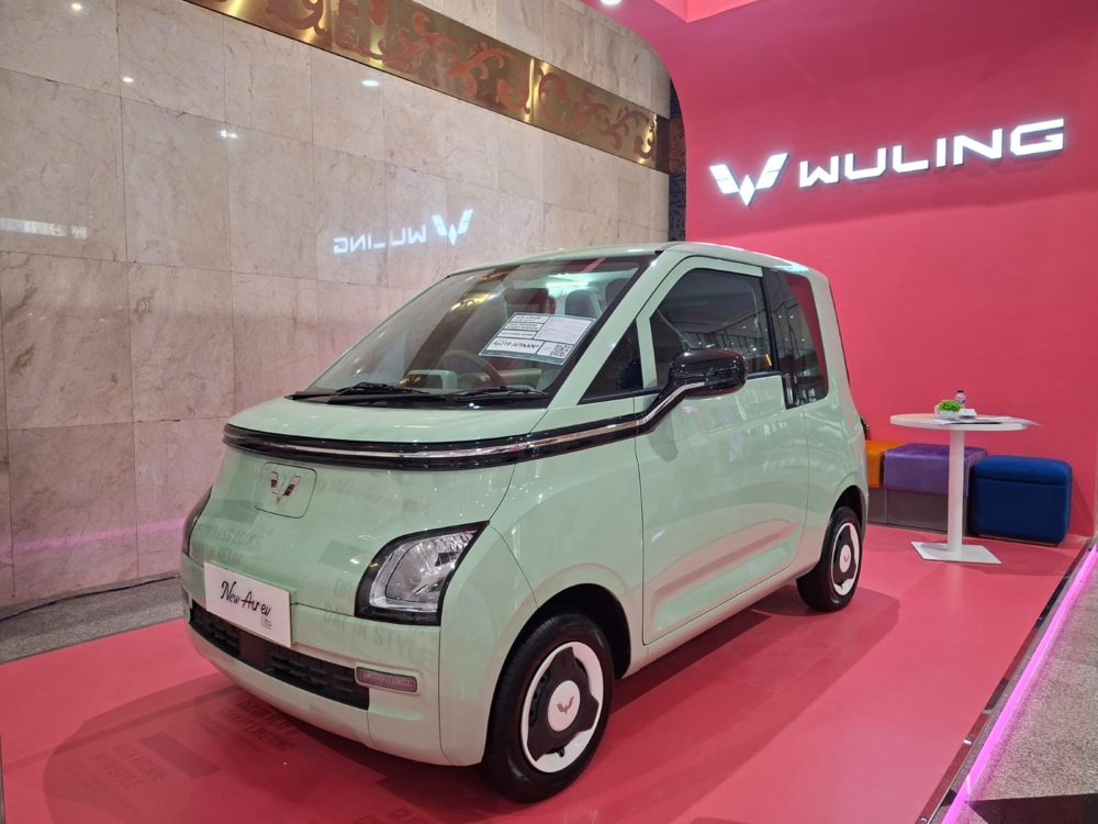 Wuling membawa Air ev bertempat di foyer Hall A 1000x750