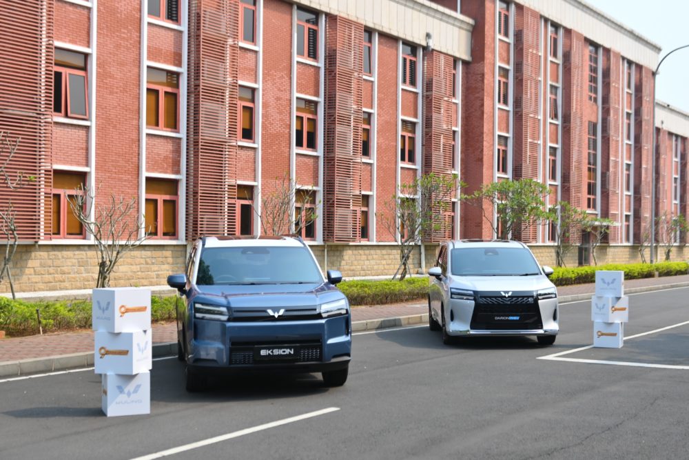 Didukung oleh portofolio kendaraan elektrifikasi Wuling yang terus berkembang guna menjawab beragam kebutuhan mobilitas masyarakat Indonesia 1000x667