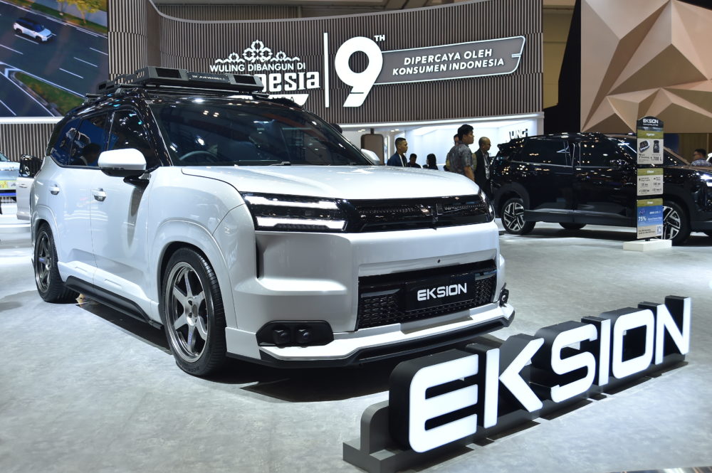 Konsep modifikasi pada Wuling Eksion mengadopsi pendekatan OEM Original Equipment Manufacturer Plus dengan gaya Modern Urban Lifestyle tanpa mengubah identitas desain utama 1000x665