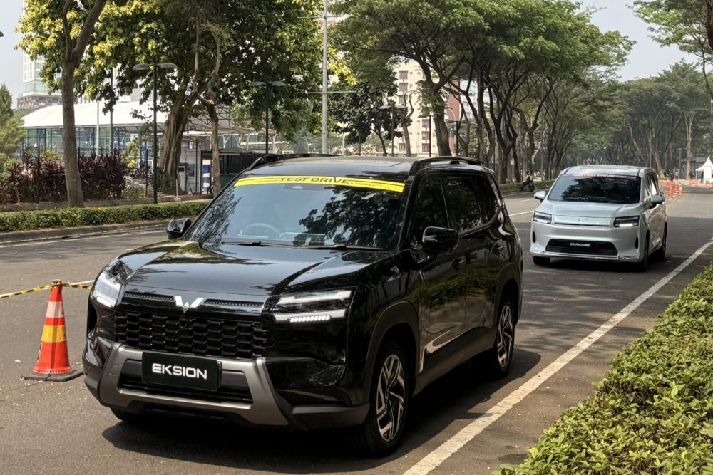Pada area test drive Wuling menyediakan beragam lini kendaraan sehingga pengunjung dapat merasakan secara langsung performa kenyamanan serta teknologi yang dihadirkan 1000x667