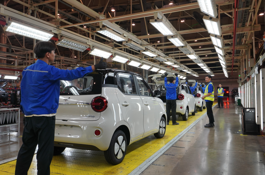Pengakuan ini sekaligus menjadi apresiasi atas konsistensi Wuling dalam memperkuat manufaktur lokal serta menghadirkan inovasi kendaraan elektrifikasi di Indonesia