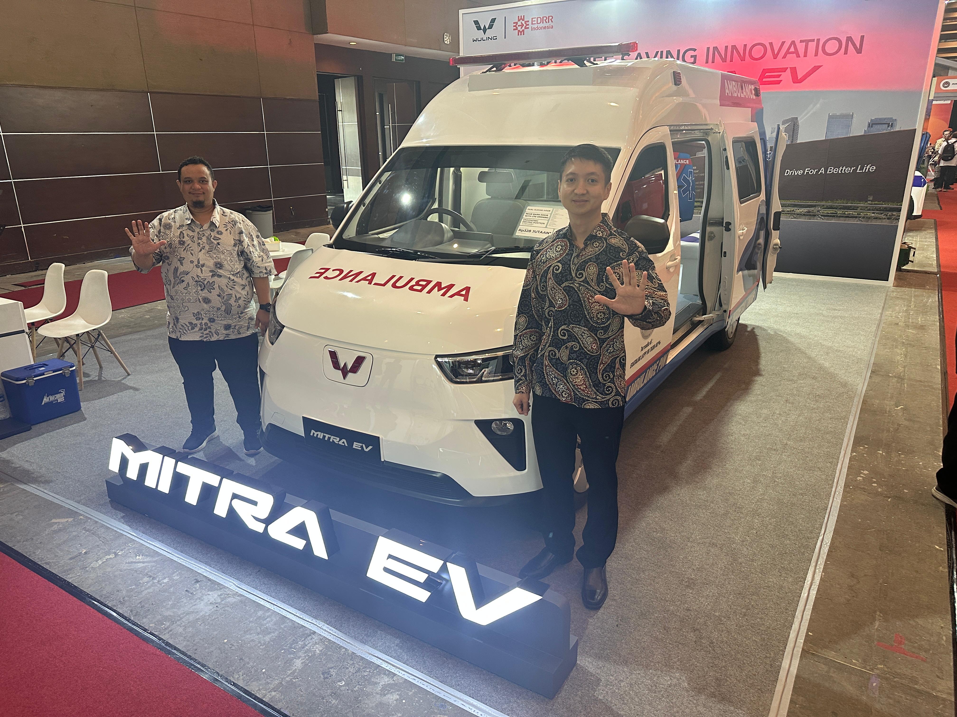 Image Wuling Berkolaborasi Dengan API Menampilkan Mitra EV Ambulans di EDRR Indonesia 2026