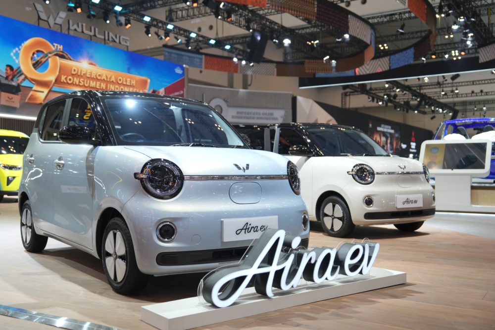 Wuling juga secara resmi meluncurkan Aira ev di GIIAS 2026 sebagai kendaraan listrik terbaru yang semakin memperkaya pilihan kendaraan listrik Wuling di Indonesia 1000x667