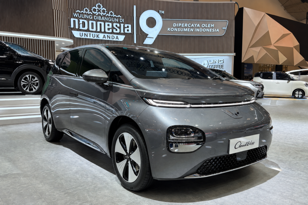 Image Wuling Introduces the New Cloud EV SE as a New Variant of Its Medium Hatchback EVr