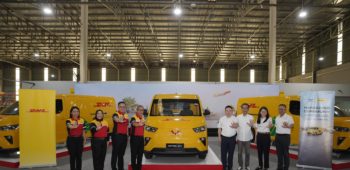 Image Wuling dan DHL Express Jalin Kerja Sama Hadirkan Solusi Logistik Ramah Lingkungan