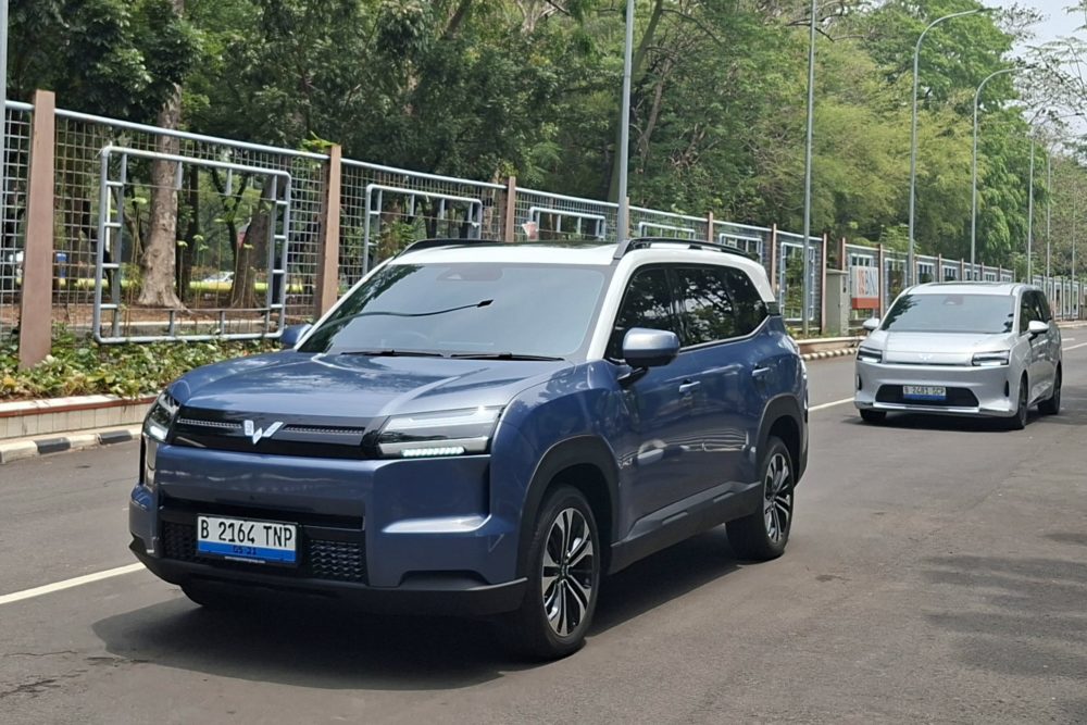 Pada ajang ini Wuling membawa city car EVnya yaitu Aira ev dan SUV 7 seater yaitu Eksion EV 1000x666